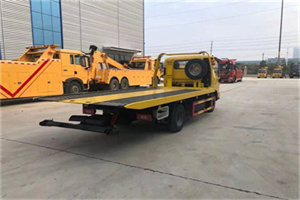 赫山非事故拖车