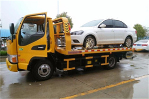 赫山附近拖车救援24小时服务热线